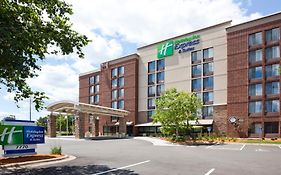 Holiday Inn Express & Suites Bloomington - Mpls Arpt Area W